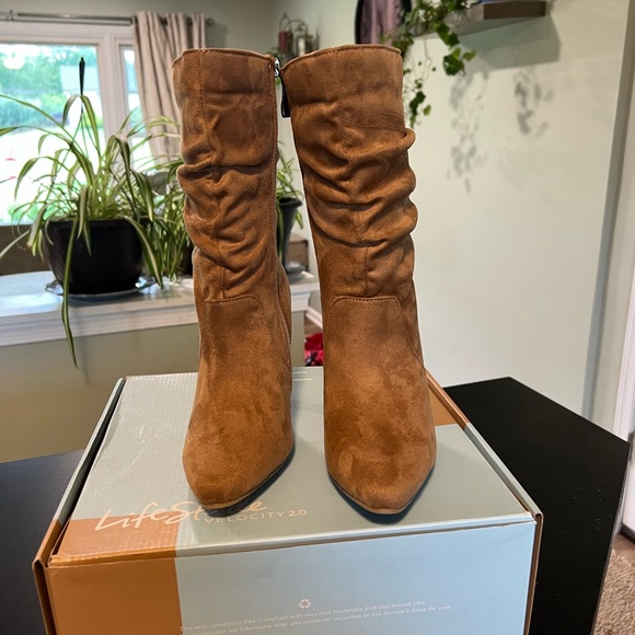 Array Tan Heeled Boots with Ruched Design - Picture 2 of 3